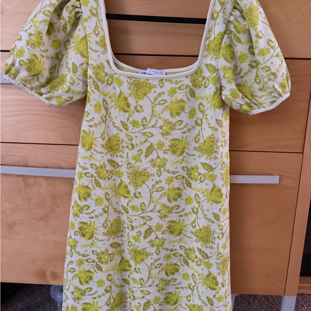 Zara Women's Floral Puff-Sleeve Dress in Lime Green and White M